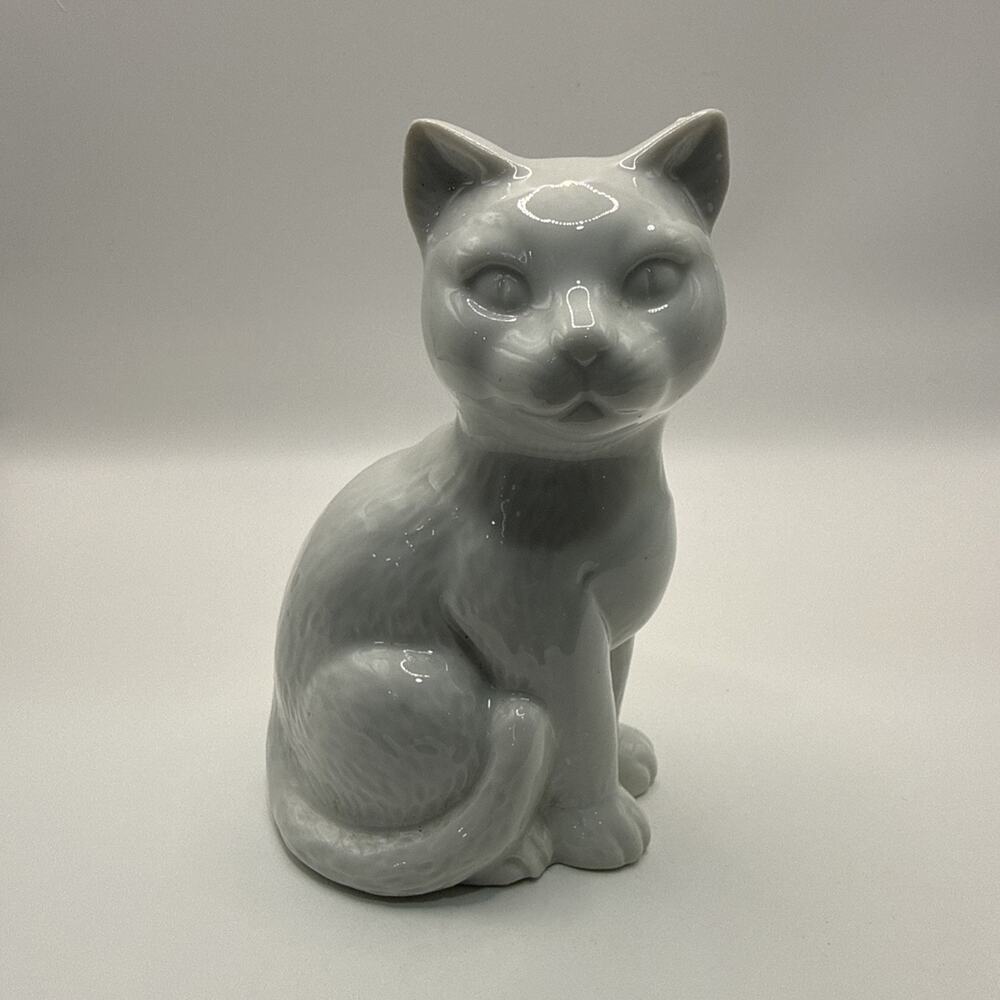 Vintage Porcelain Cat Very Rare Made In Japan